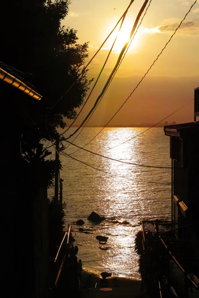 Couché de soleil sur la baie de Tokyo vu depuis l'île d'Enoshima